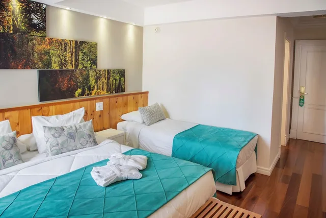 غرفة فاخرة بسرير كوين وسرير فردي، Hotel Serra da Estrela 3/7