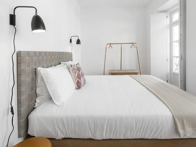 شقة ديلوكس بسرير كوين وسرير بطابقين بغرفتي نوم مع أريكة، Lisbon Serviced Apartments Castelo de Sao Jorge 4/10