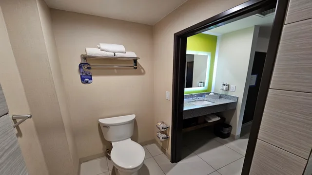 غرفة بسريرين كوين، Holiday Inn Express & Suites Mexicali 3/5