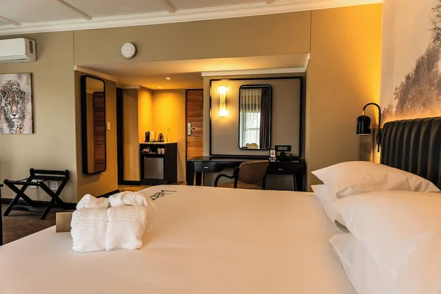 جناح بسرير كينج مع أريكة، PREMIER HOTEL THE WINKLER 1/7