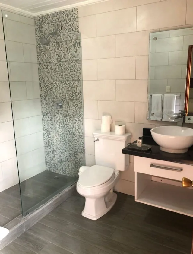جناح جونيور، Gran Jimenoa Hotel 3/3