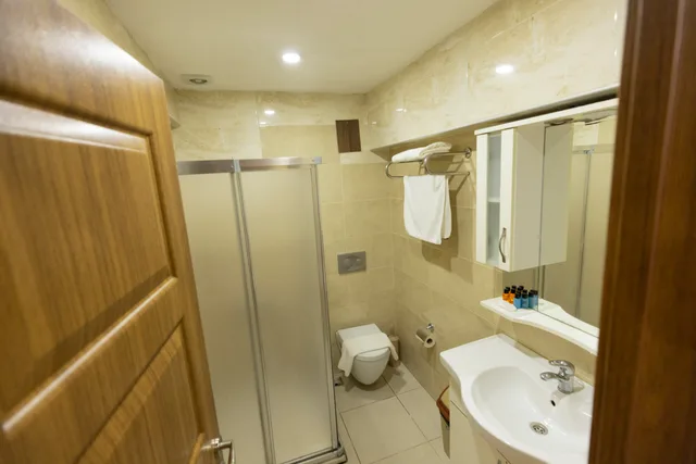 Economy, Triple, De Maree Hotel 2/2
