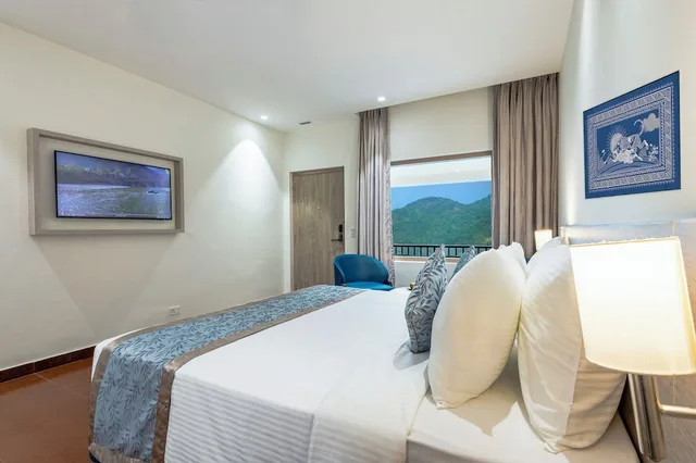 Room Assigned on Arrival, Sterling Corbett 4/5