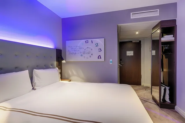 غرفة قياسية بسرير مزدوج، Premier Inn Dusseldorf City Friedrichstadt 2/6