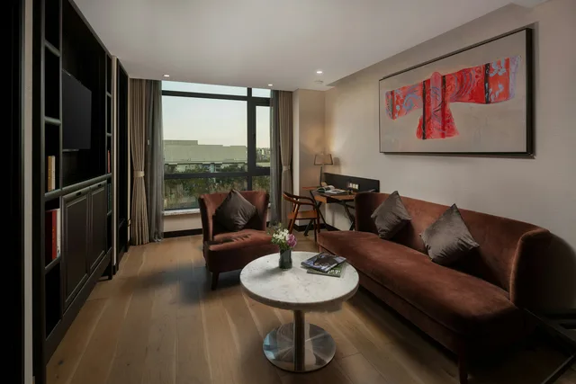جناح بريميوم بسرير كينج، DoubleTree by Hilton Shanghai Hongqiao 1/2