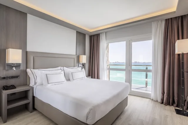 جناح جونيور تنفيذي بسرير كينج بإطلالة على البحر، Melia Alicante 5/10