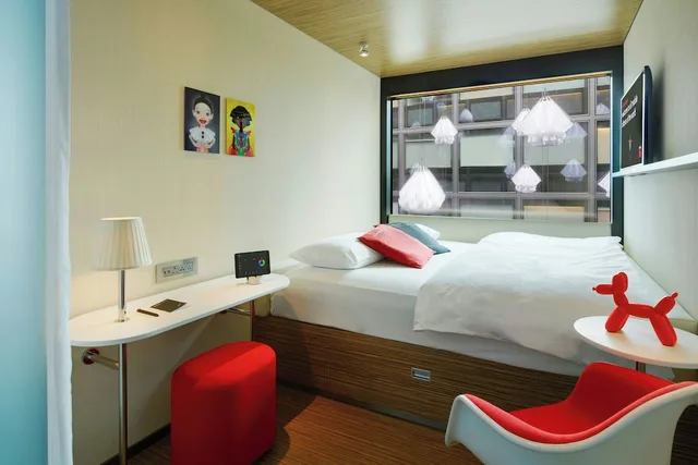 Room, King Bed, High Floor, Citizenm Tower Of London 3/6
