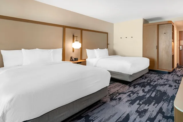 Suite, 2 Queen Beds, Sofa, Fairfield Inn & Suites North Conway 2/7