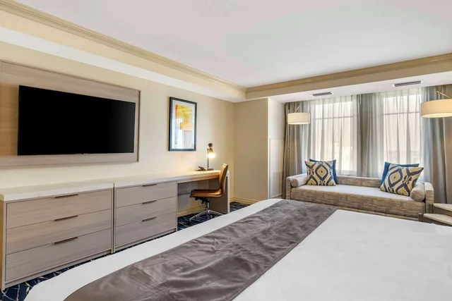 غرفة قياسية بسرير كينج، Wyvern Hotel, an Ascend Collection Hotel 7/10