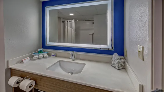 غرفة بسرير كينج، Holiday Inn Express Hotel And Suites Crossville 4/7