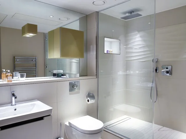1 Bedroom, Luxury, Apartment, King Bed, Tower View، Cheval Three Quays 2/2