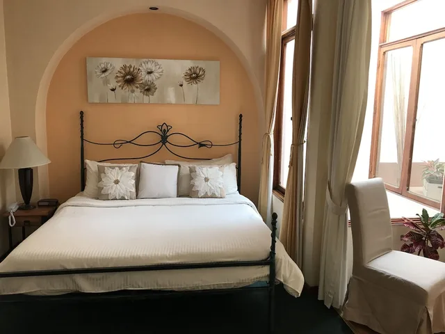 Master, Suite, King Bed, Hot Tub، Fleur De Lys Hotel 2/5