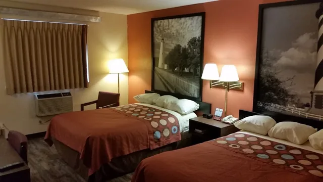 غرفة بسريرين مزدوجين للمدخنين، Super 8 by Wyndham Greenville 1/4
