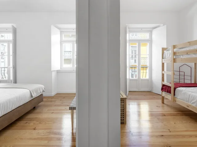 شقة ديلوكس بسرير كوين وسرير بطابقين بغرفتي نوم مع أريكة، Lisbon Serviced Apartments Castelo de Sao Jorge 5/10