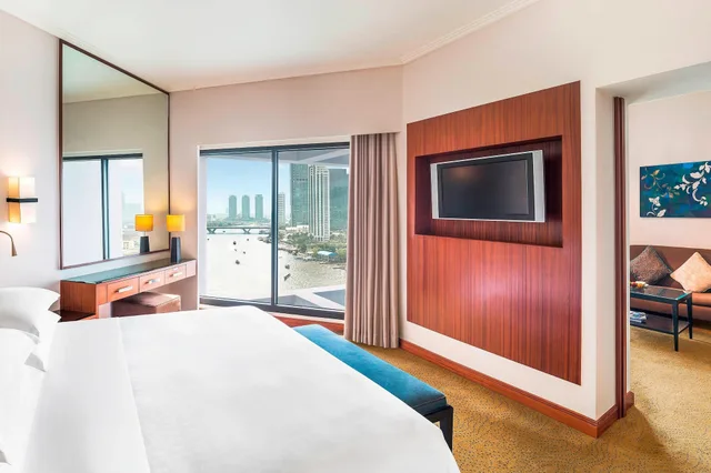 1 Bedroom, Junior Suite, Royal Orchid Sheraton Riverside Hotel Bangkok 3/6