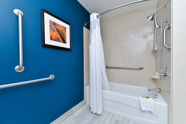 جناح بسرير كينج لذوي الإعاقة، Holiday Inn Express Albuquerque N - Bernalillo, an IHG Hotel 1/1