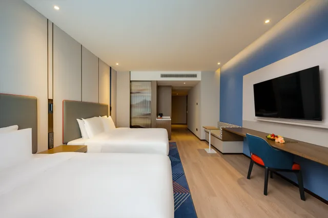 غرفة قياسية بسرير كينج وسرير فردي، Holiday Inn Express Suzhou Bay 1/5