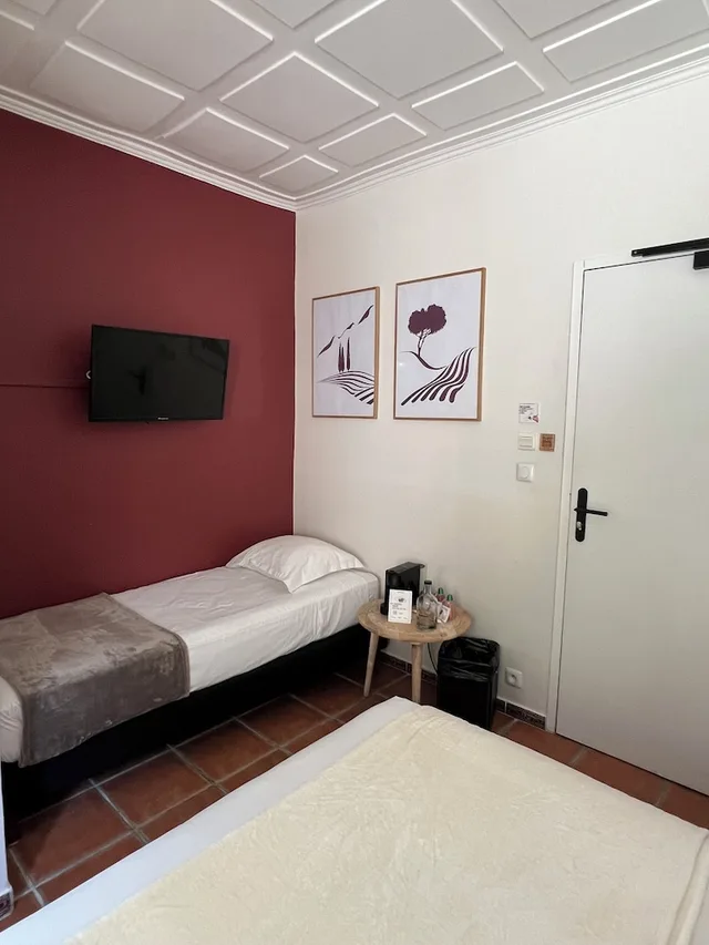 غرفة تقليدية ثلاثية بثلاثة أسرّة، Hotel the Originals Martigues Clair 1/10