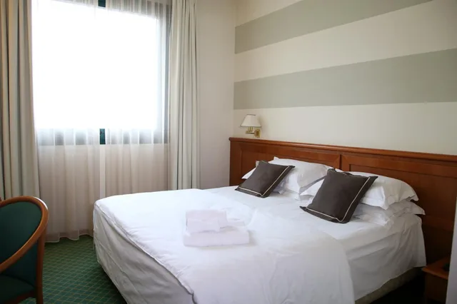 غرفة كلاسيكية بسرير مزدوج، Phi Hotel Emilia 3/6