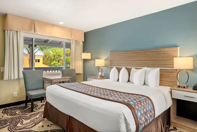غرفة بسرير كينج، Avenue Inn Downtown San Luis Obispo 2/5