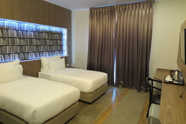 غرفة ديلوكس عائلية بسريرين منفصلين بشرفة، V20 Boutique Hotel 1/4