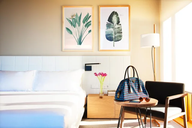 جناح بسرير كوين، Hotel Arima & Spa, an SLH Hotel 1/2