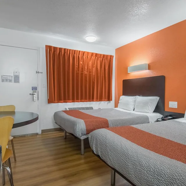 غرفة ديلوكس رباعية، Motel6 Bakersfield, CA - Central 1/10