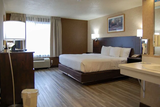 غرفة بسرير كينج لذوي الإعاقة، Quality Inn Homestead Park 3/6