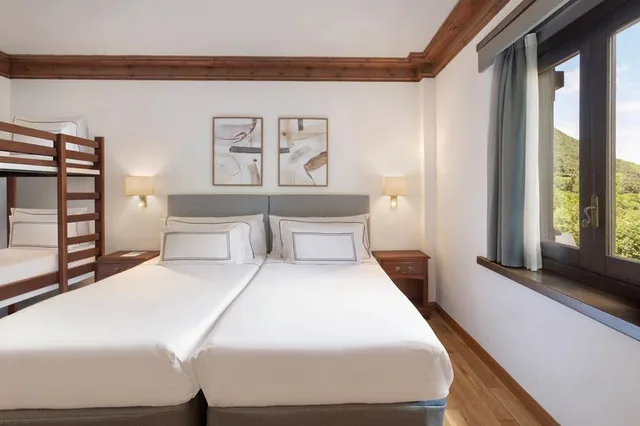 Family, Bunk Bed, Hotel de Tredos Baqueira Affiliated by Melia 2/5