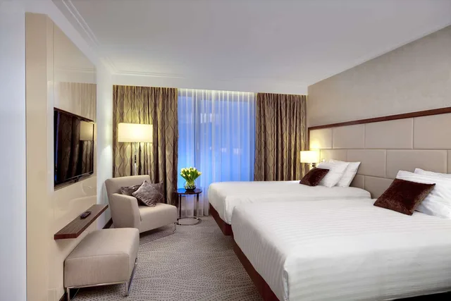 غرفة بسريرين منفصلين، DoubleTree By Hilton Hotel and Conference Centre Warsaw 2/5
