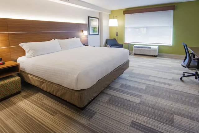 جناح، Holiday Inn Express Gatlinburg Downtown 3/10