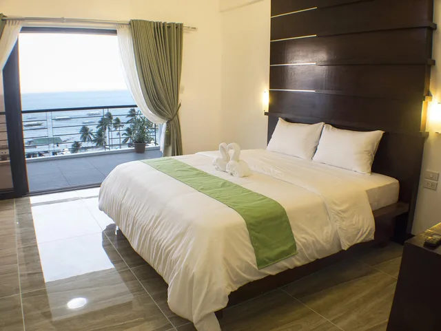 جناح، Manarra Seaview Resort 1/2