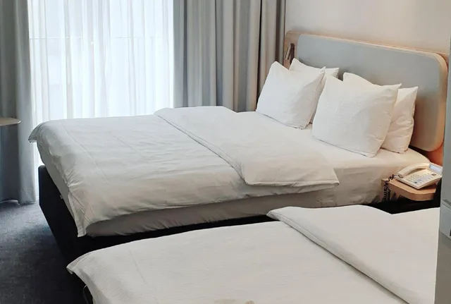غرفة قياسية بسرير كوين مع أريكة في طابق منخفض، HOLIDAY INN EXPRESS BADEN BADEN 6/9