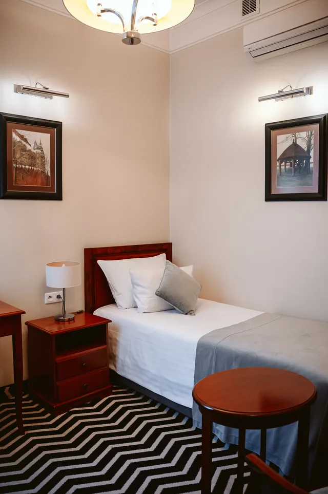 غرفة مفردة، Hotel Senacki 1/2