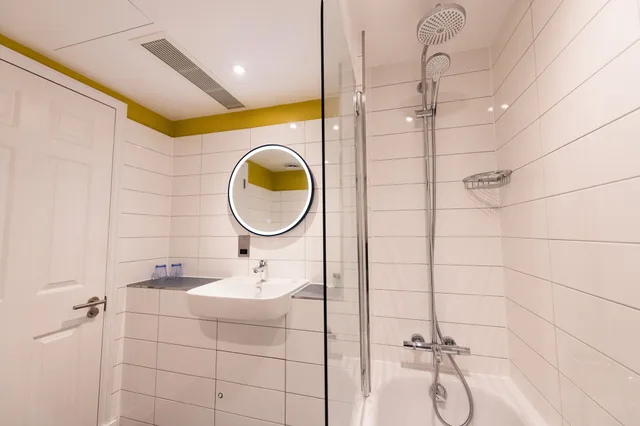 غرفة مزدوجة، Byron Hotel 7/9