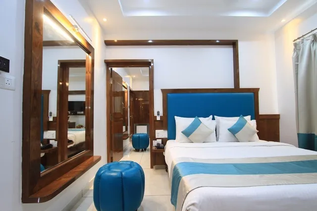غرفة عائلية بسريرين كوين، Hotel Loksagar 1/3