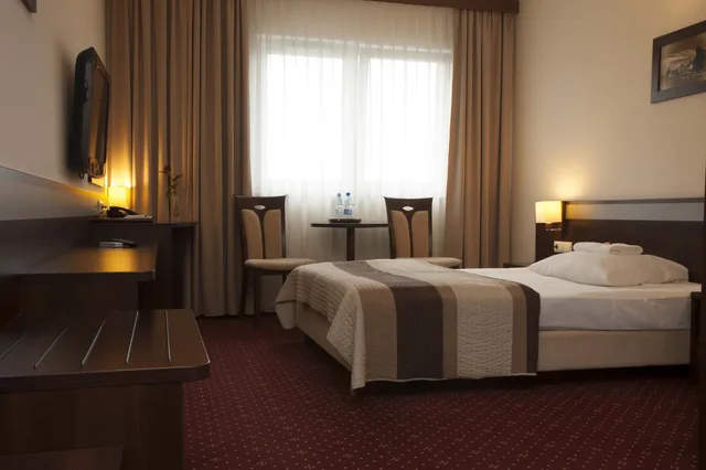 غرفة ديلوكس بسرير مزدوج، Amber Hotel 1/2
