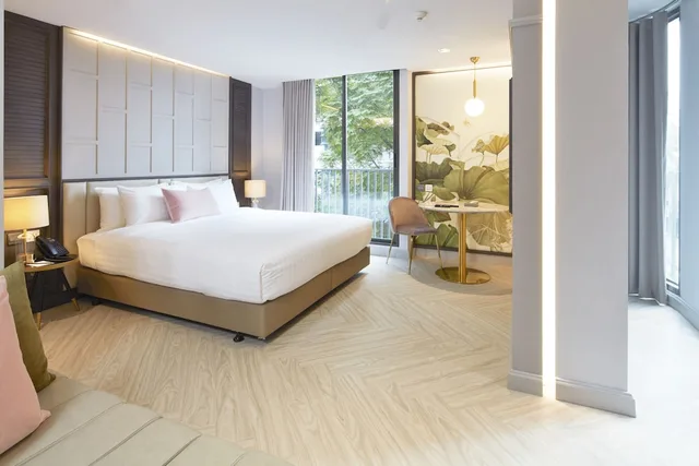 غرفة ديلوكس ركنية بسرير كينج، The Quarter Ploenchit by UHG 3/6