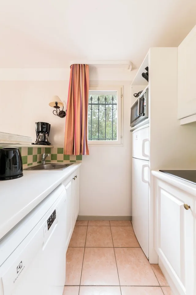 2 Bedrooms, Duplex, Garden, House, Twin Beds, Trundle Bed, Sofa، Pierre and Vacances Pont Royale En Provence Holiday Village 5/7