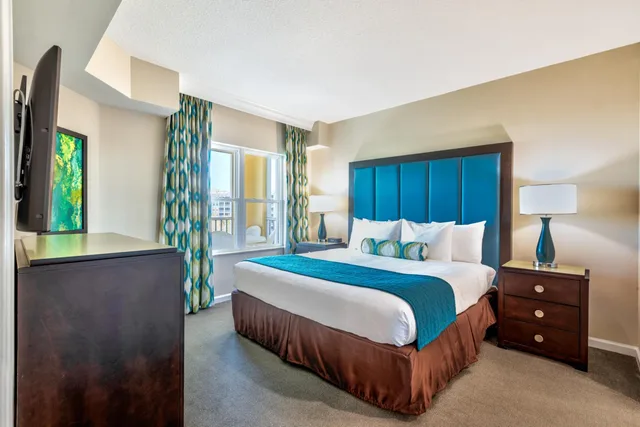 1 Bedroom, Suite, Fireworks View, Kitchen, Vacation Village At Parkway 1/6