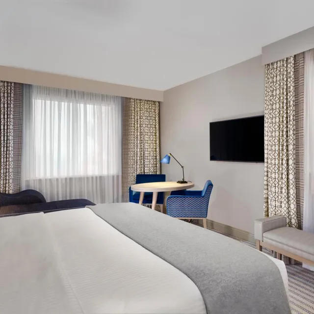 Superior, Double Bed, Pendley Manor 5/10