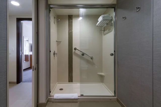 غرفة قياسية بسريرين كوين مع أريكة، Hyatt Place Blacksburg / University 1/5