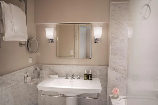 غرفة سوبيريور بشرفة، Diplomat Hotel 4/5