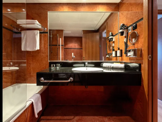 غرفة بسرير مزدوج أو سريرين منفصلين بشرفة، Hotel Madrid Alameda Aeropuerto, Affiliated by Melia 5/5