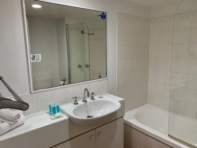 غرفة ثلاثية، Outrigger Resort 6/9
