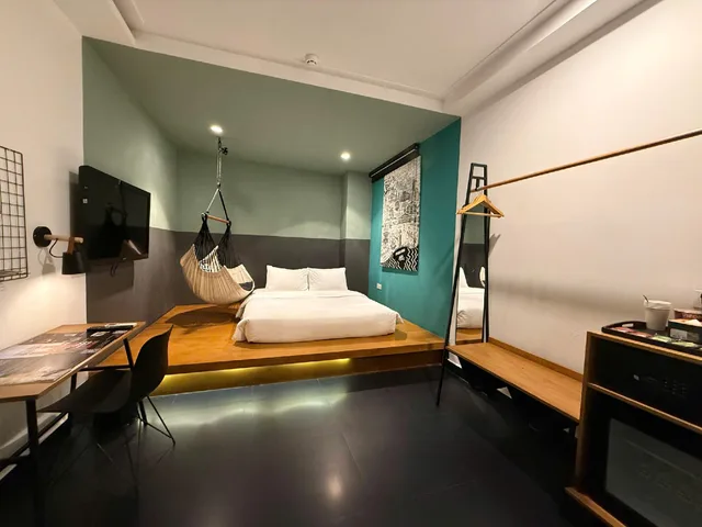 Cozy, Double Bed, The Hammock Hotel 2/2