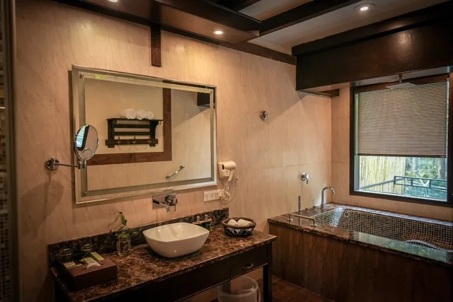 Heritage, King Bed, Aahana Resort and Spa- Jim Corbett 2/3