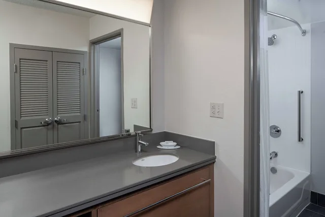 جناح بإطلالة على الفناء بغرفة نوم واحدة لذوي الإعاقة، Courtyard New Orleans Covington Mandeville 2/2