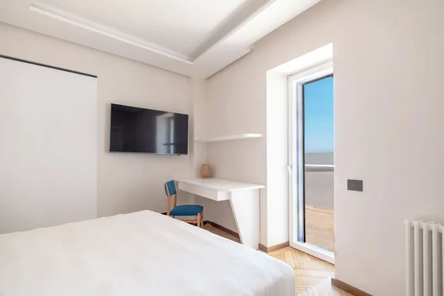 Villa, Apartment, King Bed, 1 Queen and 1 Single Bed, Sofa، Relais Regina Giovanna 3/10