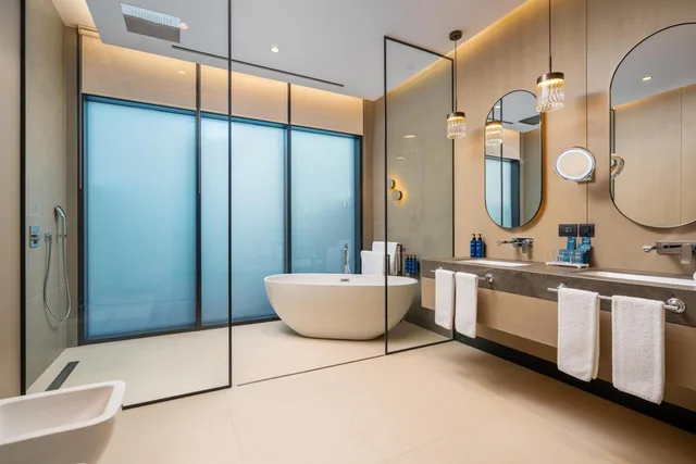 جناح رئاسي بشرفة، Radisson Blu Leogrand Hotel 1/1